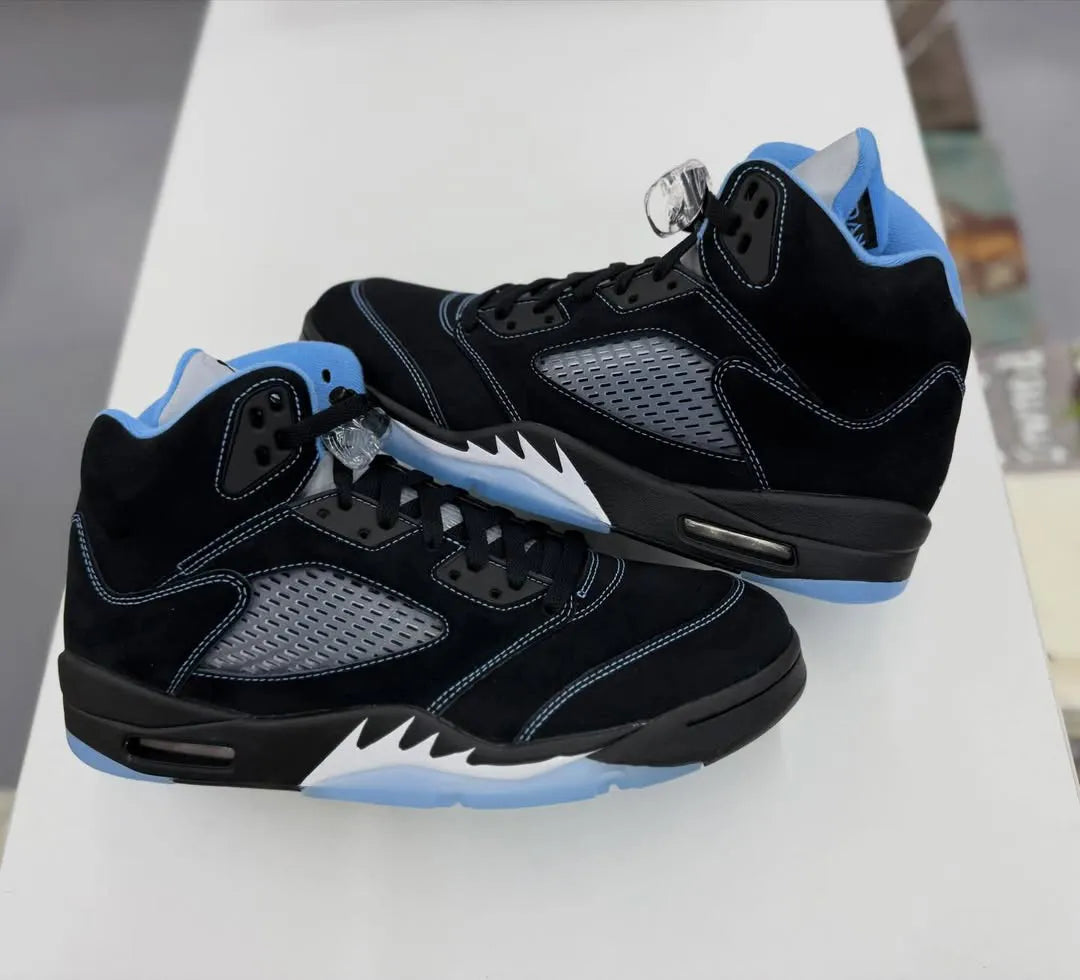 Air Jordan 5 “Black/University Blue”